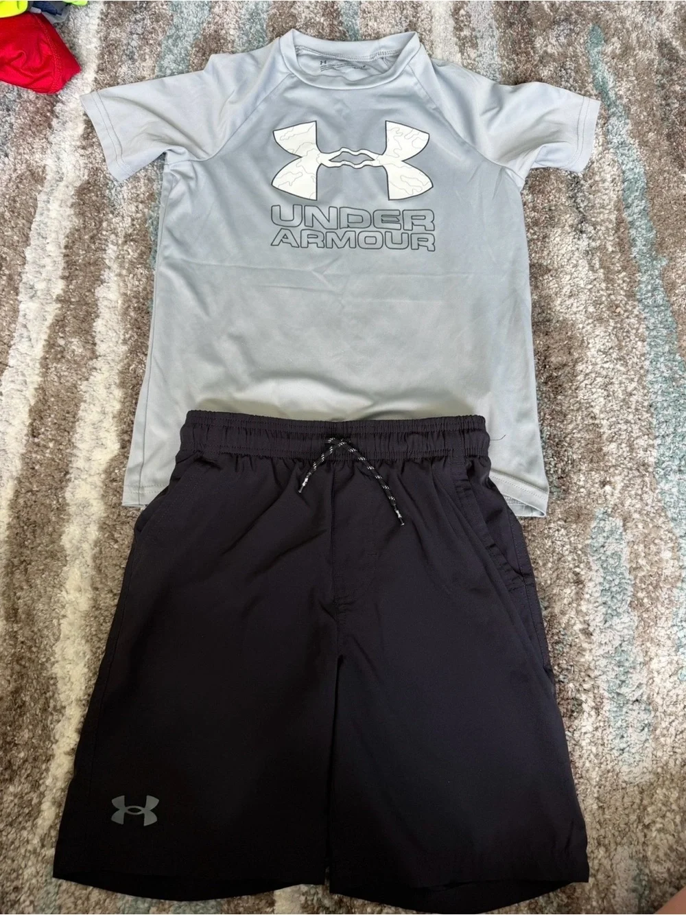 Under Armour gray shirt Boys' black Shorts with Drawstring size medium outfit